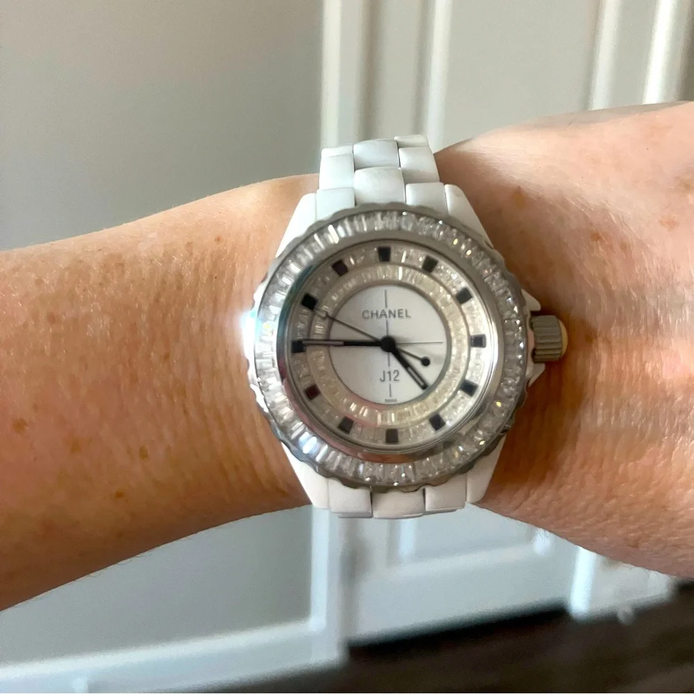 White ceramic NR Chanel J12 watch🤍 - Picture 1 of 10